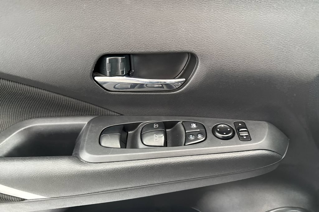 Used 2021 Nissan Kicks SV FWD image 5