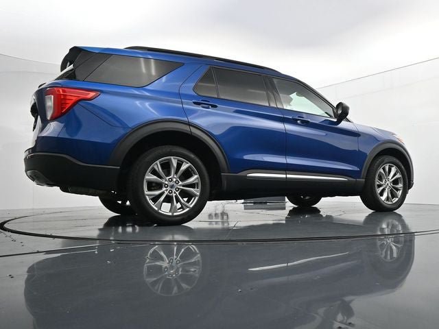 Used 2022 Ford Explorer XLT w/ Equipment Group 202A AWD/4WD image 34