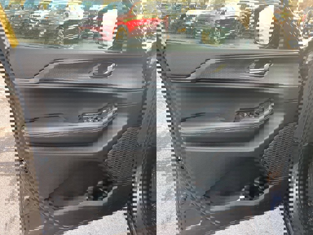 New 2025 Jeep Grand Cherokee Altitude image 18