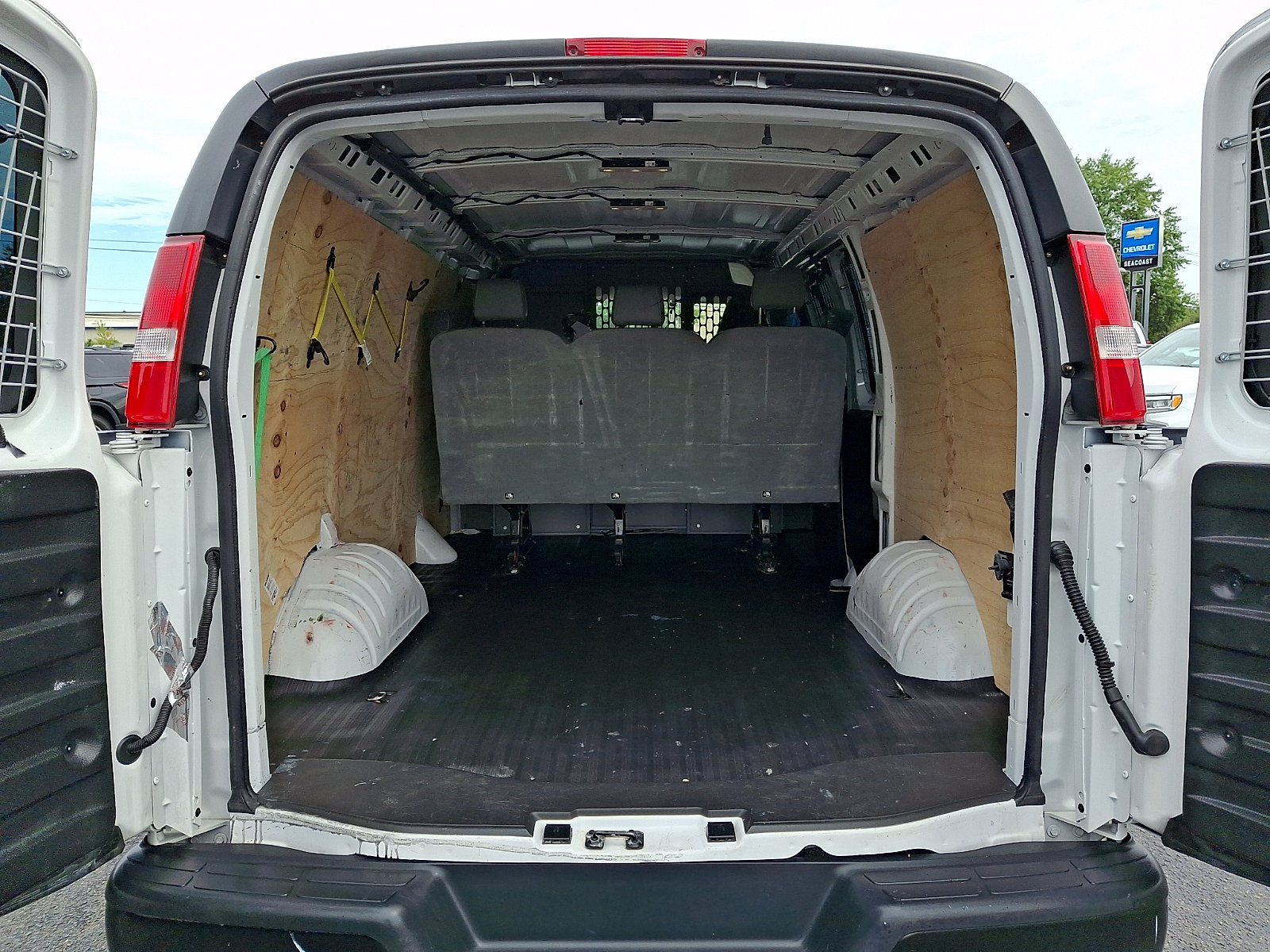 Certified 2025 Chevrolet Express 2500 w/ Enhanced Convenience Package RWD image 28