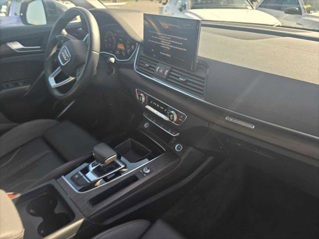 Used 2023 Audi Q5 e Premium w/ Convenience Package image 12