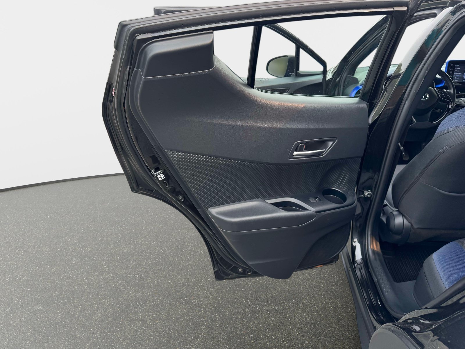 Certified 2020 Toyota C-HR XLE FWD image 22
