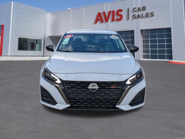 Used 2025 Nissan Altima 2.5 SR image 2