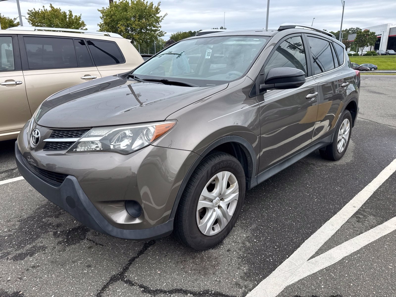Used 2015 Toyota RAV4 LE FWD image 19