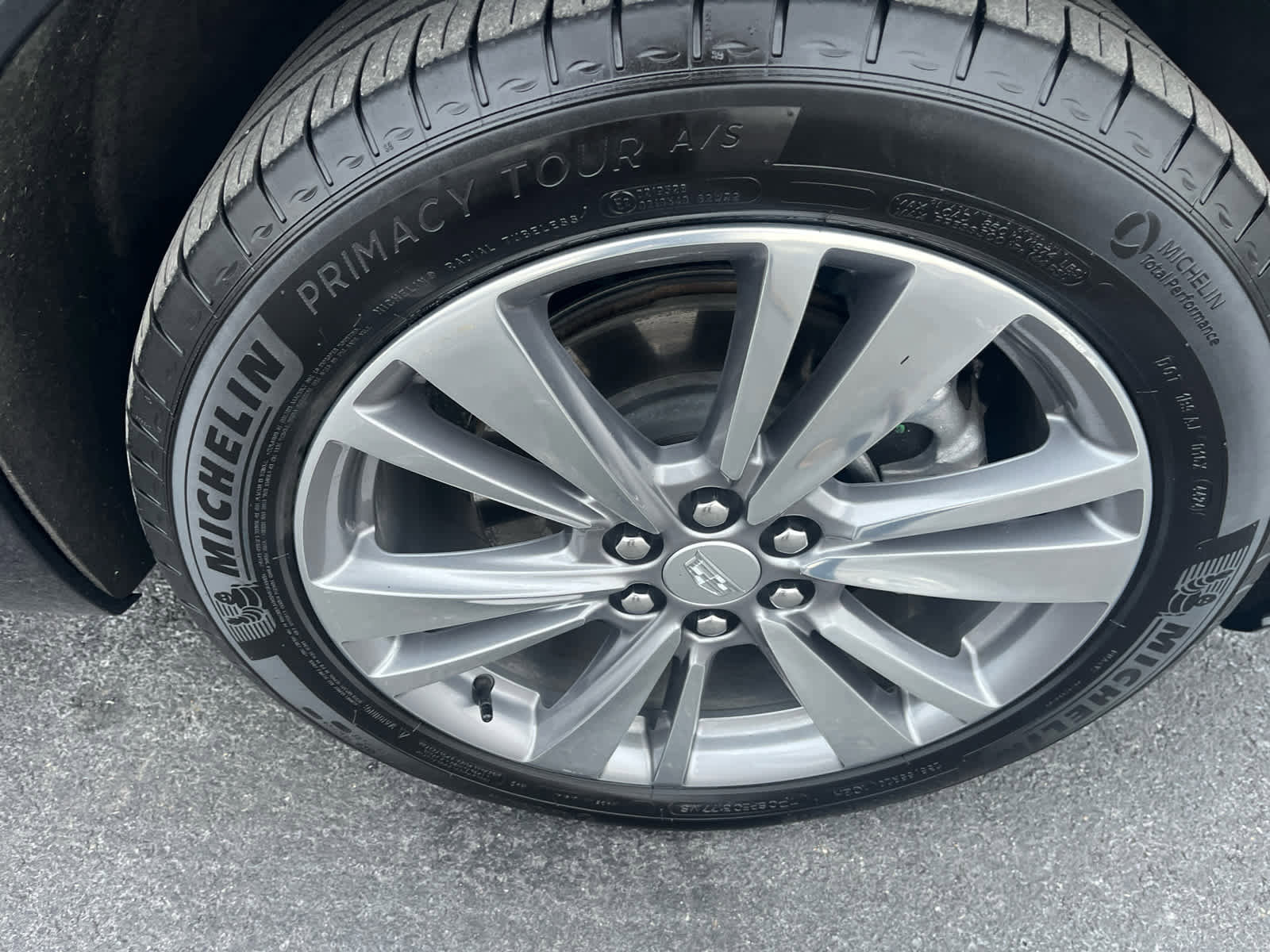 Used 2025 Cadillac XT6 Premium Luxury image 14