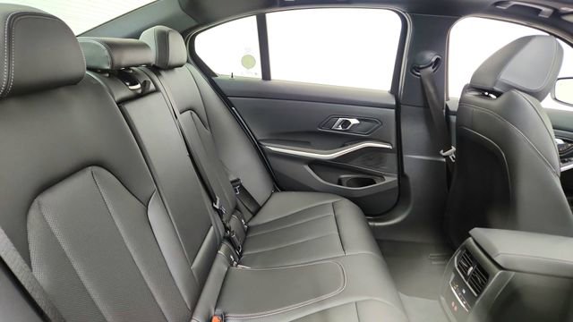 Used 2025 BMW 330i xDrive Sedan image 25
