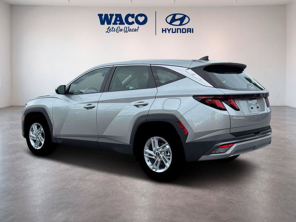 New 2026 Hyundai Tucson SE w/ Tow & Go Package FWD image 4