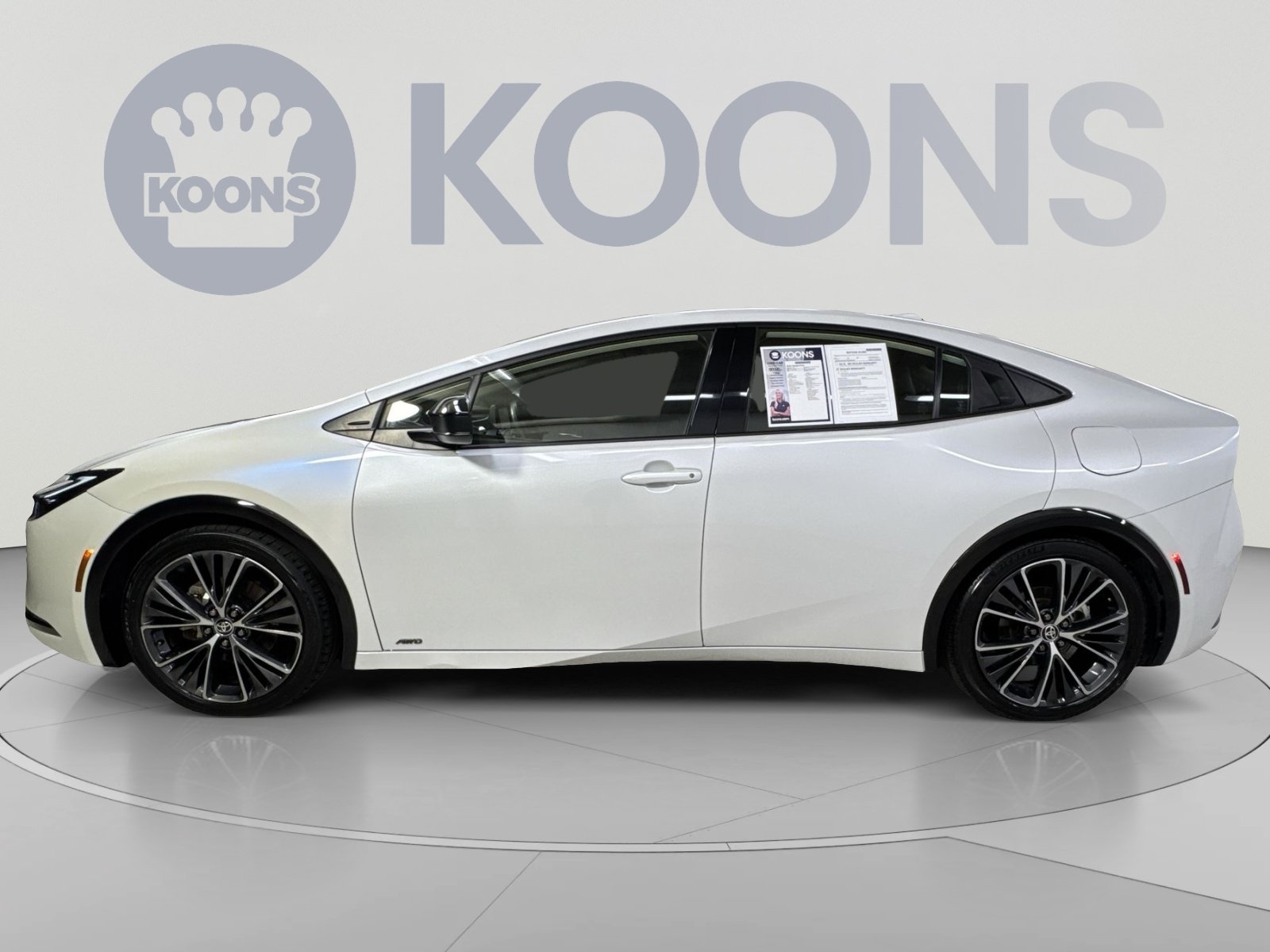 Used 2024 Toyota Prius XLE AWD/4WD image 17