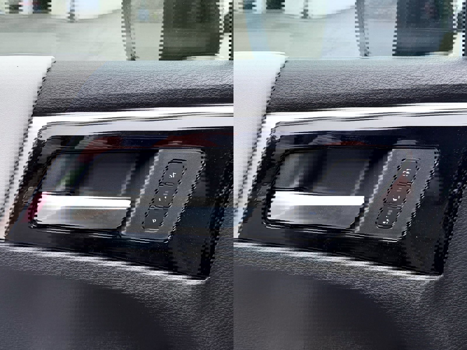 New 2025 Mitsubishi Outlander AWD image 11