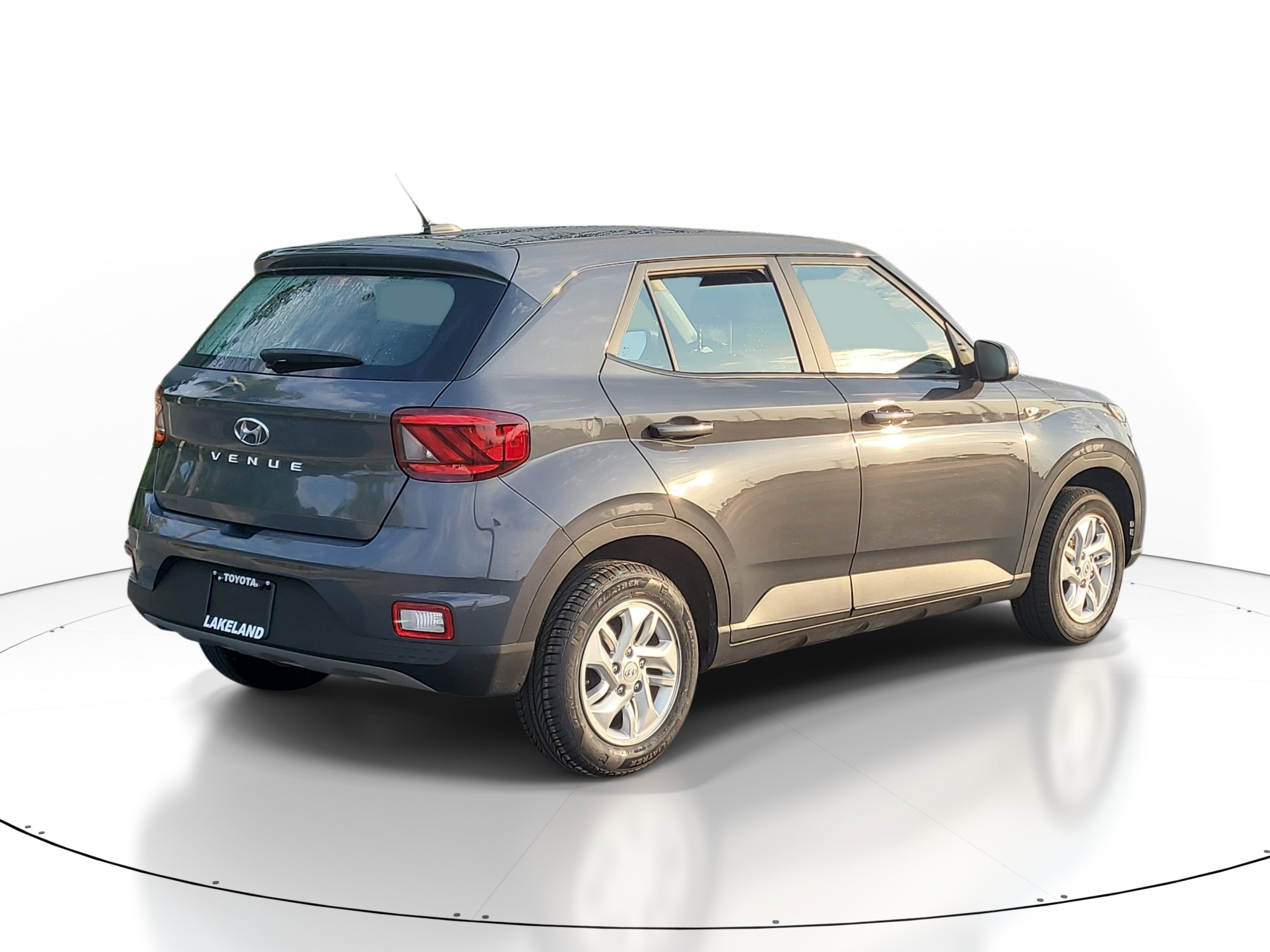 Used 2025 Hyundai Venue SE FWD image 7