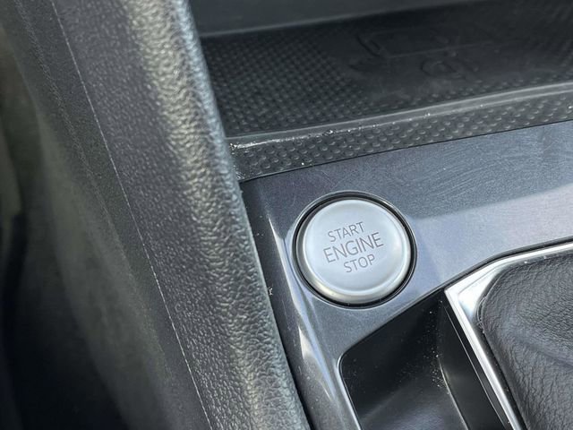 Used 2024 Volkswagen Tiguan SE image 34