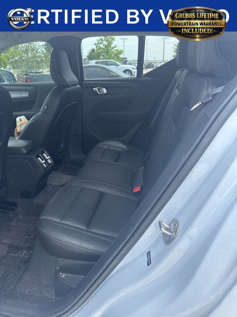 Used 2024 Volvo XC40 B5 Core AWD/4WD image 8