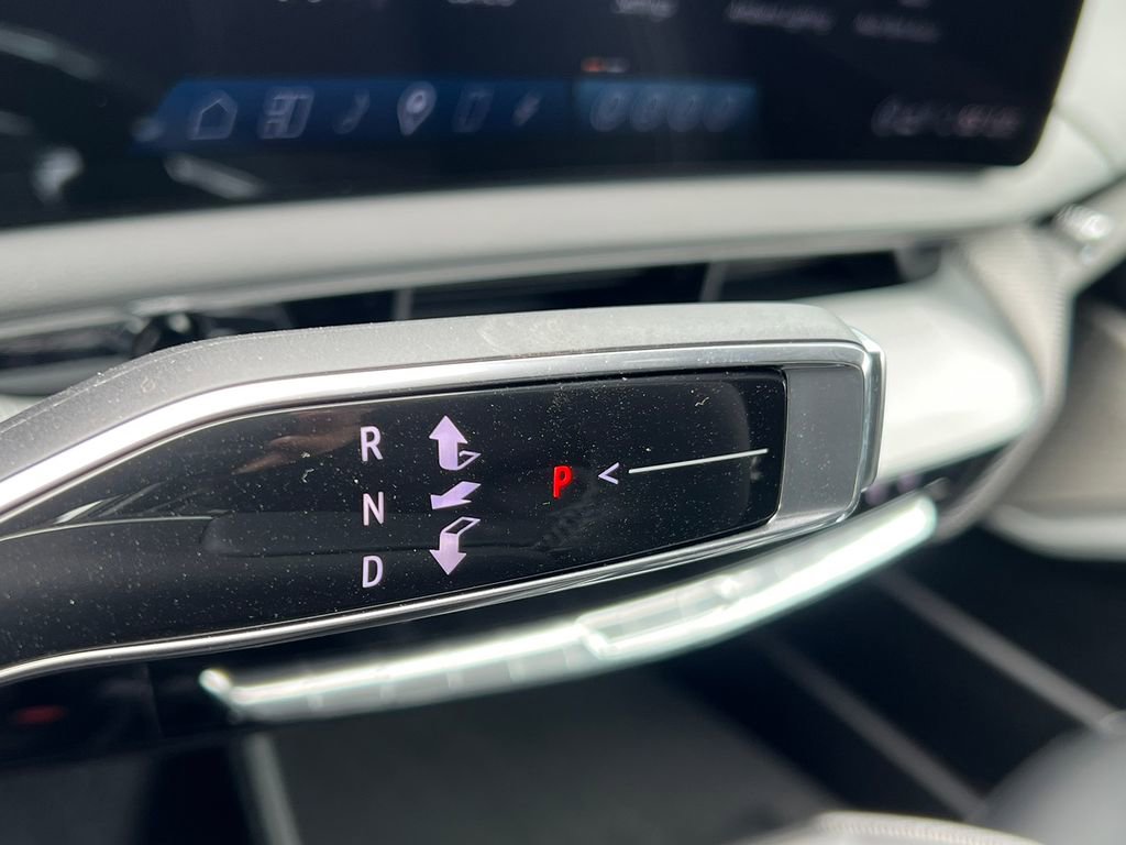 New 2026 Cadillac Optiq Luxury 1 image 21