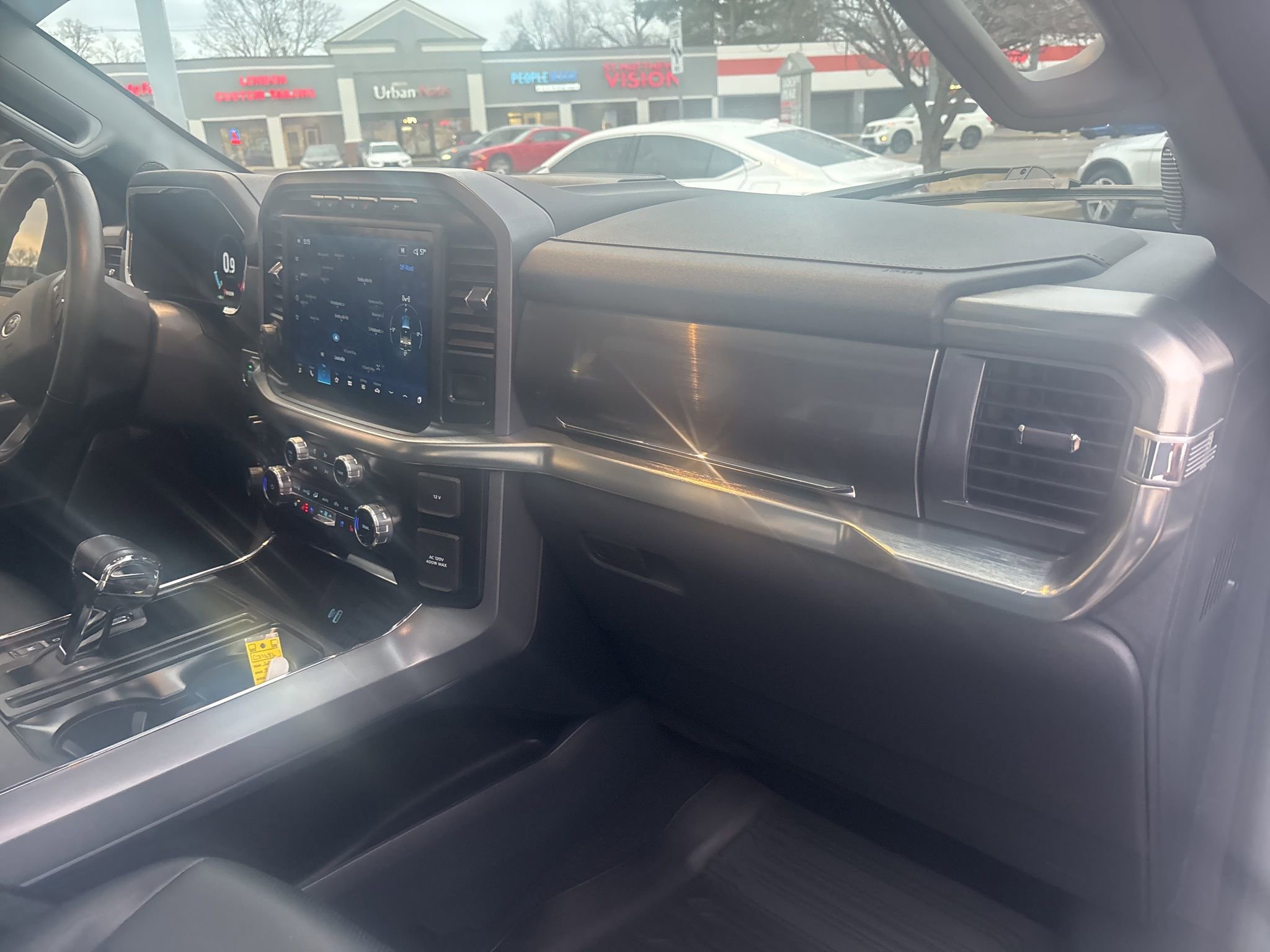 Used 2023 Ford F150 Lariat w/ Equipment Group 502A High image 20