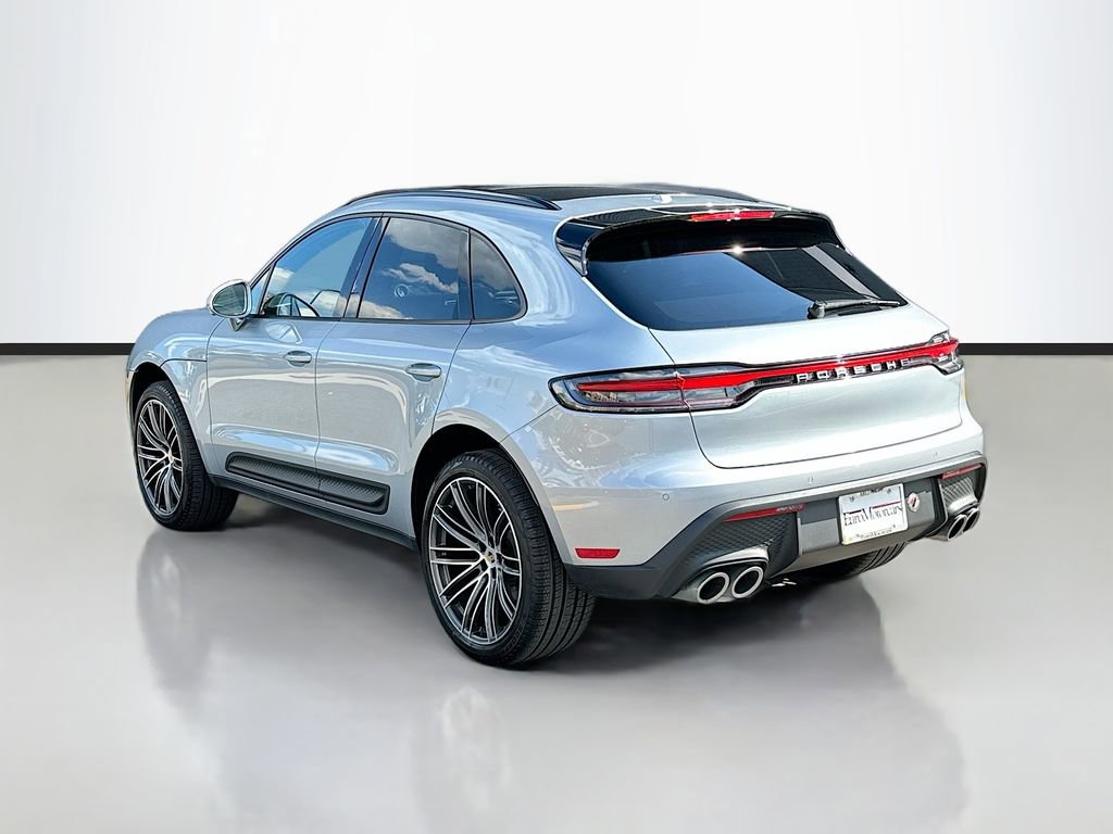 Certified 2026 Porsche Macan AWD/4WD image 3