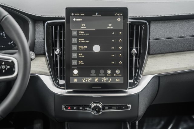 New 2026 Volvo XC90 B6 Plus w/ Protection Package Premier image 20