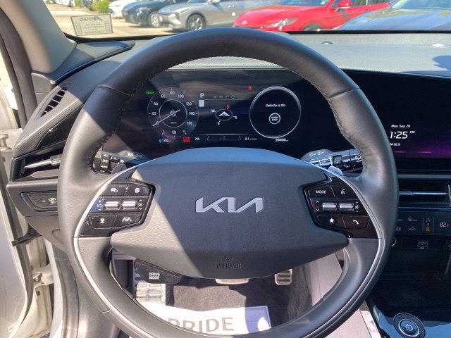 Used 2023 Kia Niro Wave FWD image 11