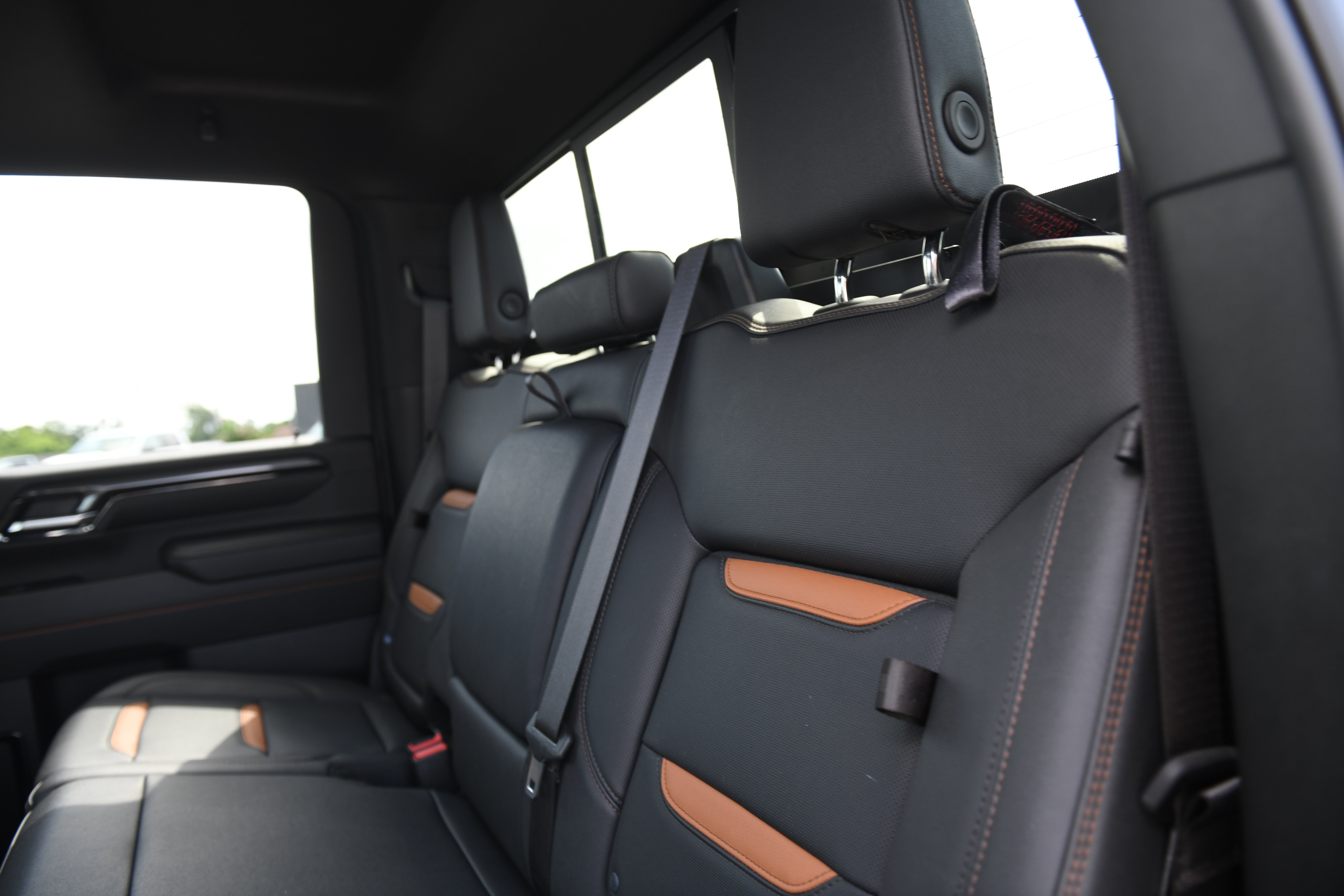 Used 2024 GMC Sierra 2500 AT4 w/ AT4 Premium Plus Package AWD/4WD image 16