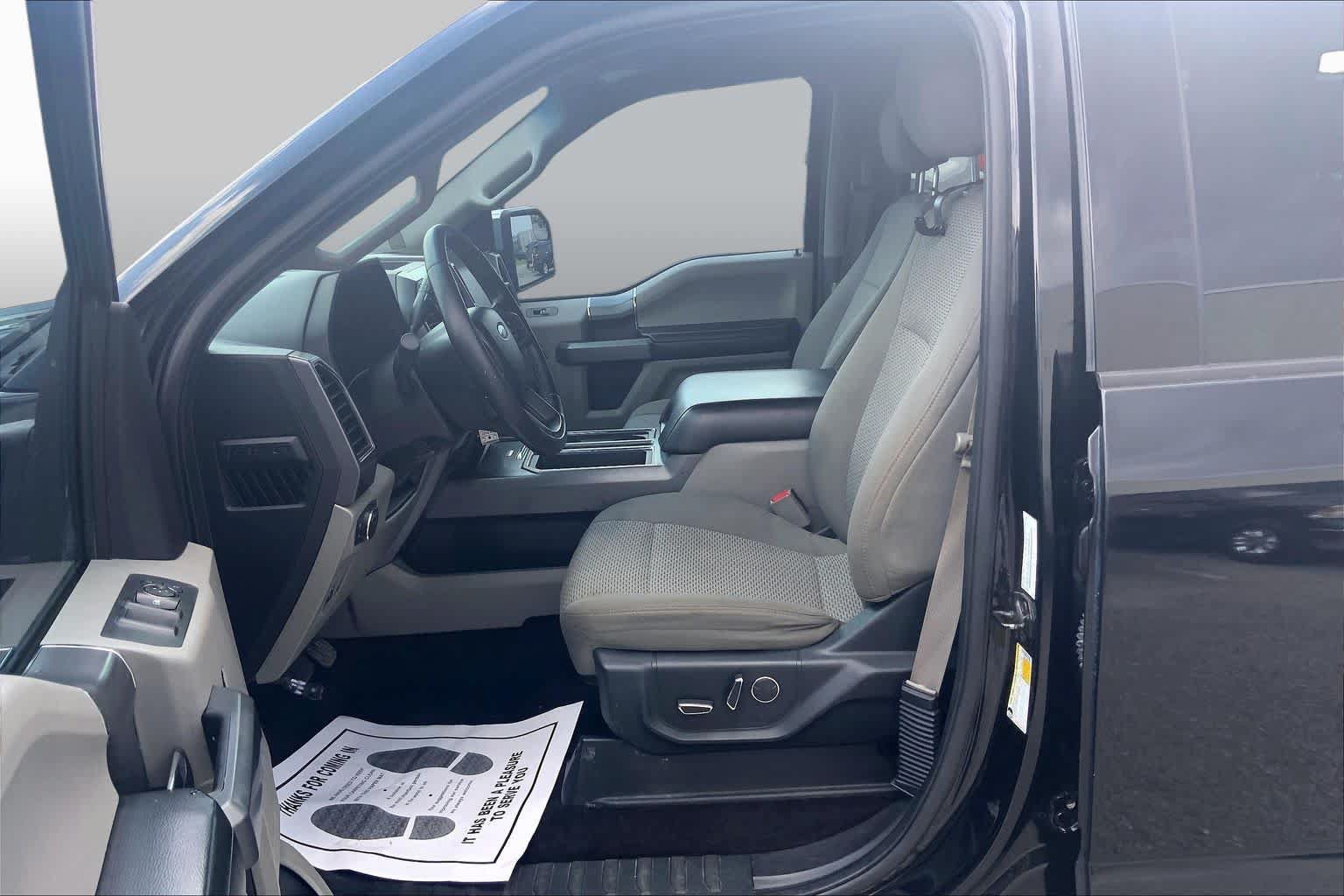 Used 2017 Ford F150 XLT w/ Equipment Group 302A Luxury RWD image 8