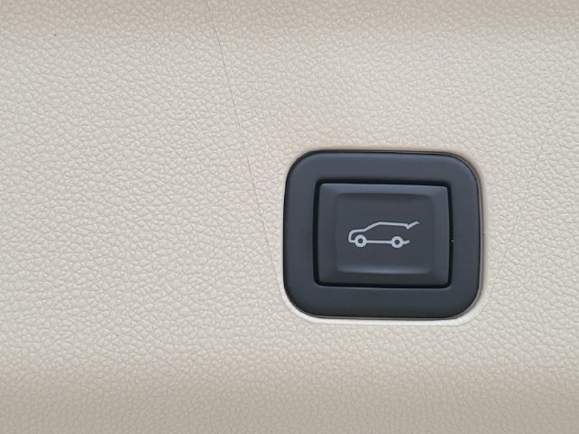 Certified 2024 Cadillac Escalade Sport Platinum AWD/4WD image 33