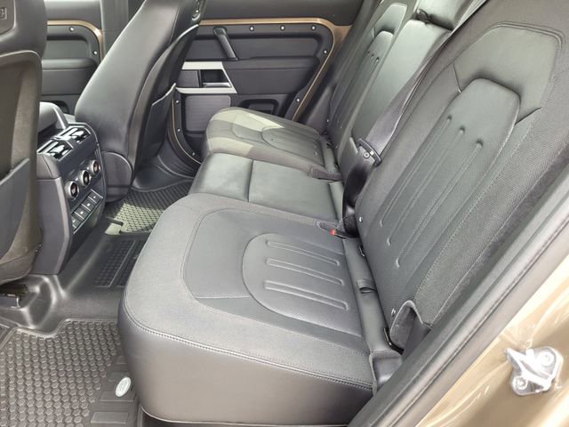 Used 2020 Land Rover Defender 110 SE image 24