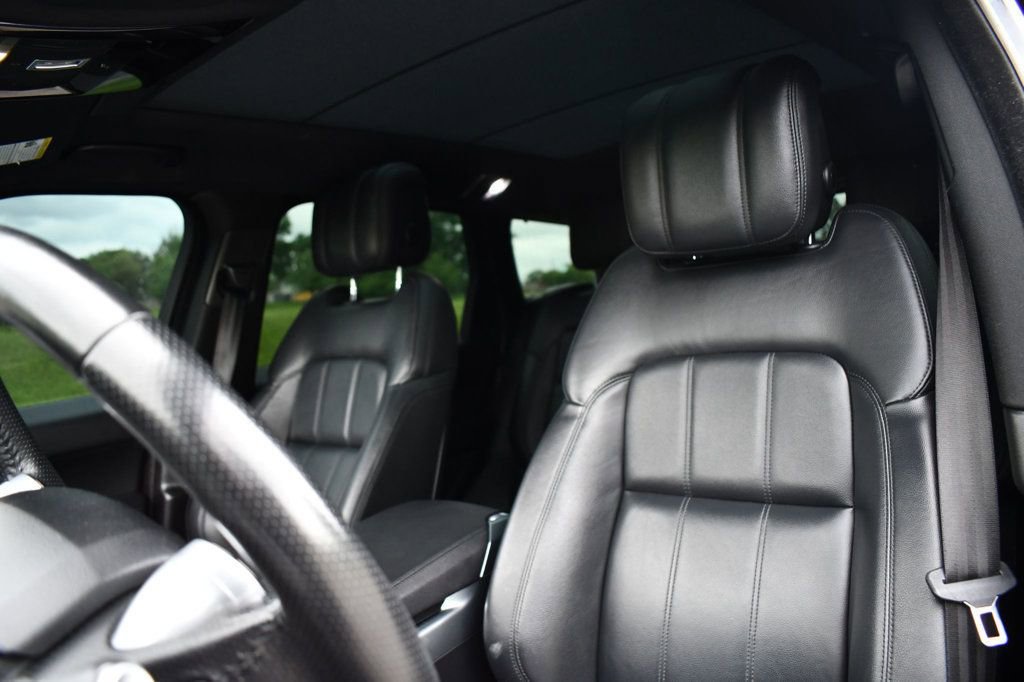 Used 2020 Land Rover Range Rover Sport SE image 29