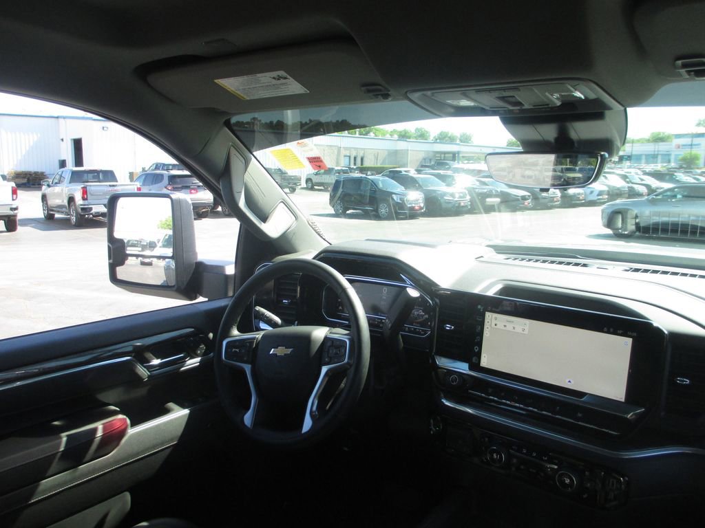 Used 2025 Chevrolet Silverado 3500 LTZ w/ LTZ Plus Package AWD/4WD image 29