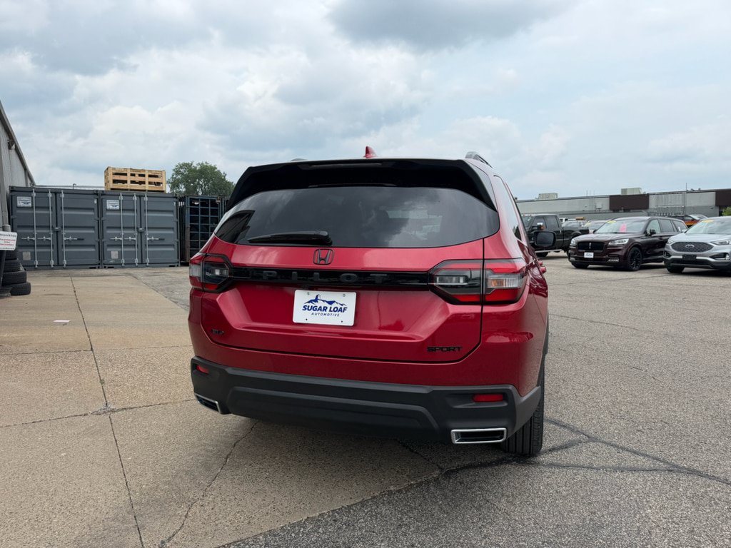 Used 2024 Honda Pilot Sport image 5