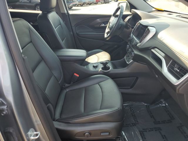 Used 2023 GMC Terrain SLT image 30