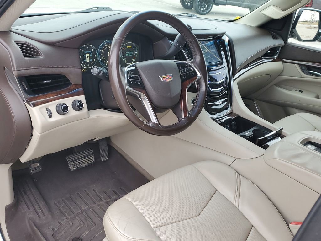 Used 2015 Cadillac Escalade ESV 4WD image 21