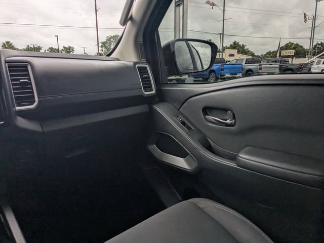 Used 2023 Nissan Frontier SV AWD/4WD image 16