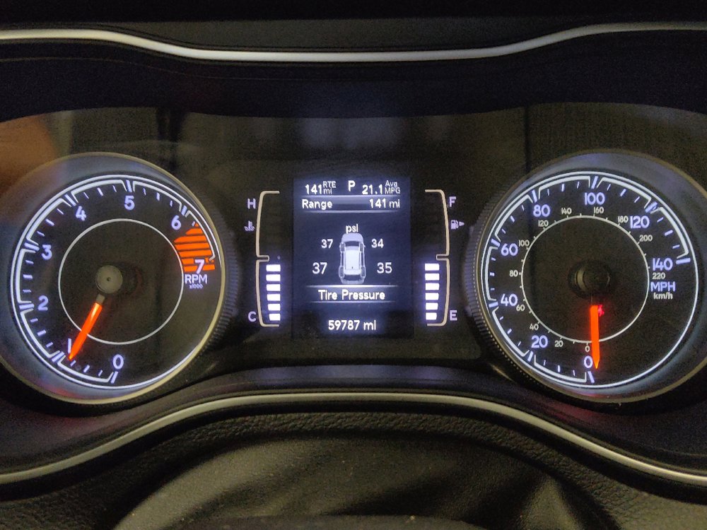 Used 2020 Jeep Cherokee Latitude FWD image 23