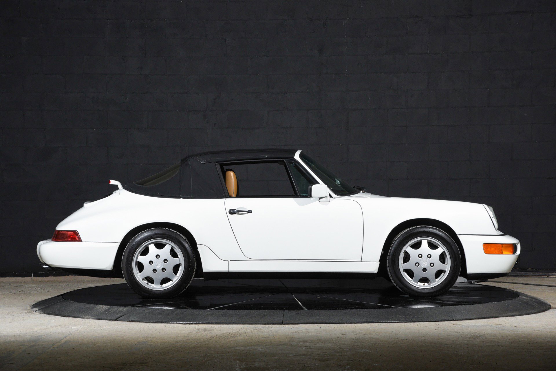Used 1991 Porsche 911 Carrera image 2