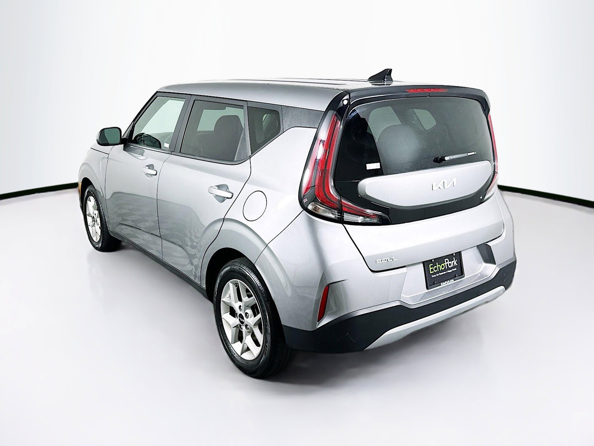 Used 2025 Kia Soul LX w/ LX Technology Package image 5