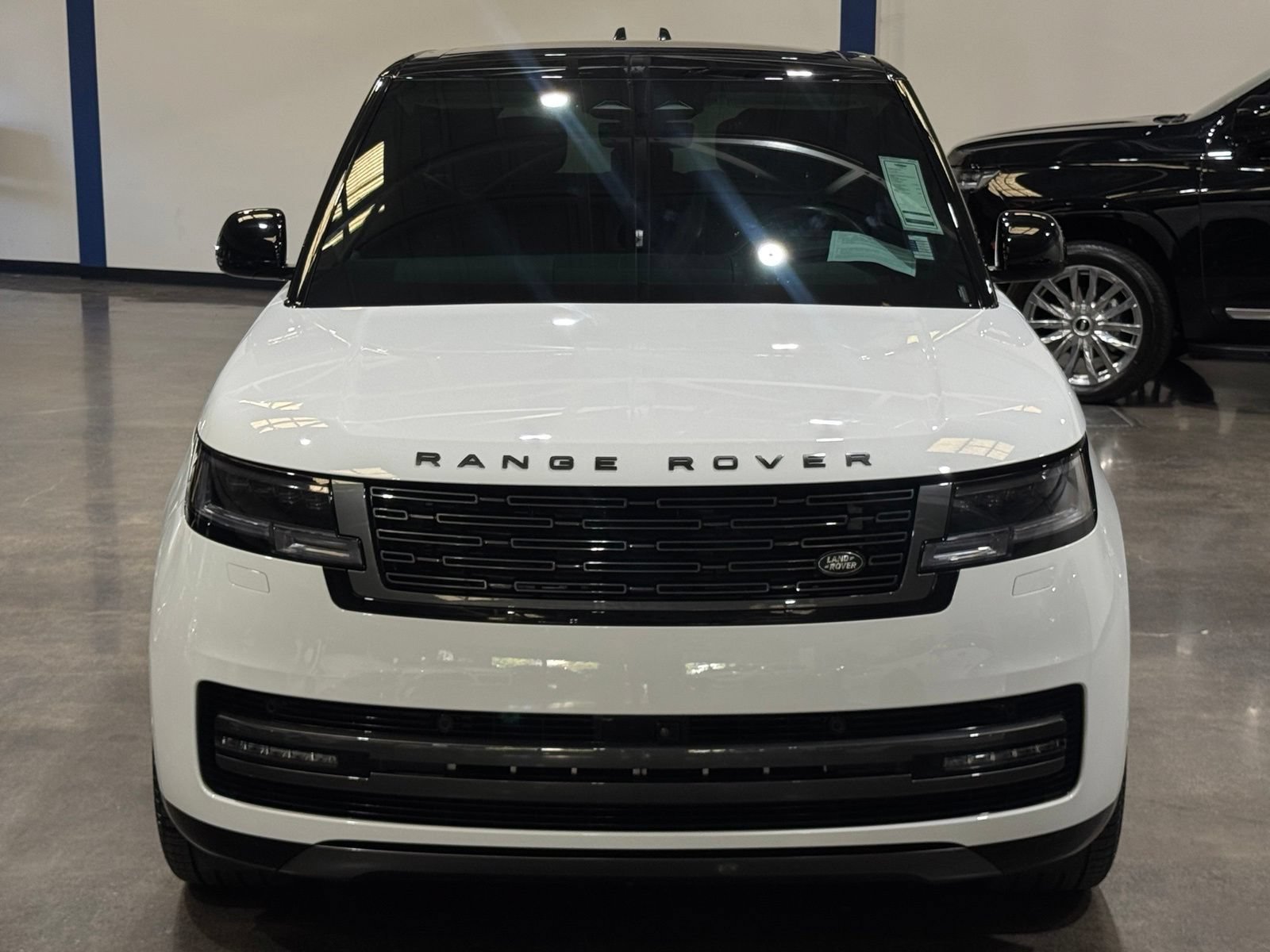 Used 2025 Land Rover Range Rover Autobiography AWD/4WD image 5