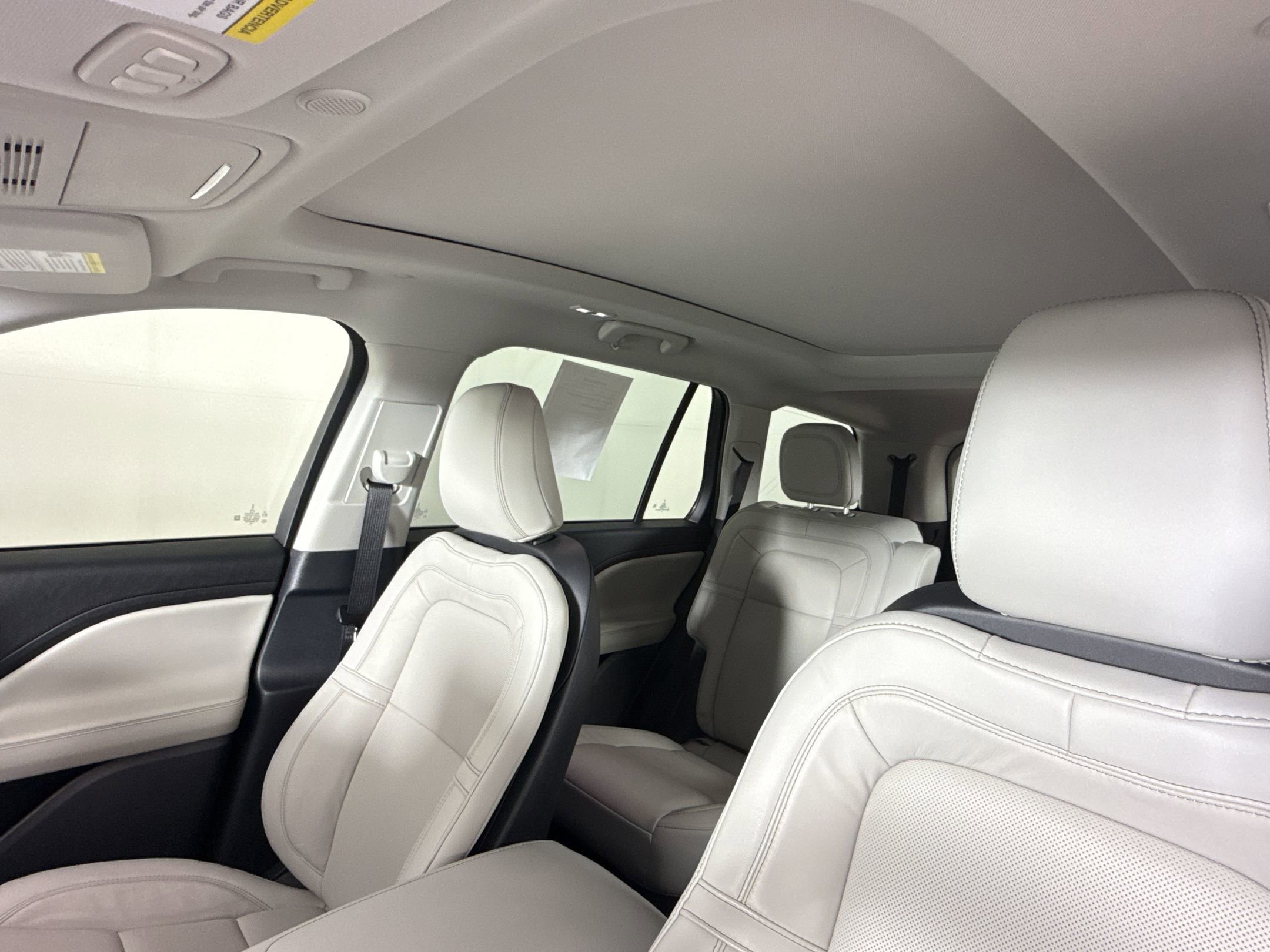 Used 2025 Lincoln Aviator Reserve w/ Illumination Package image 22