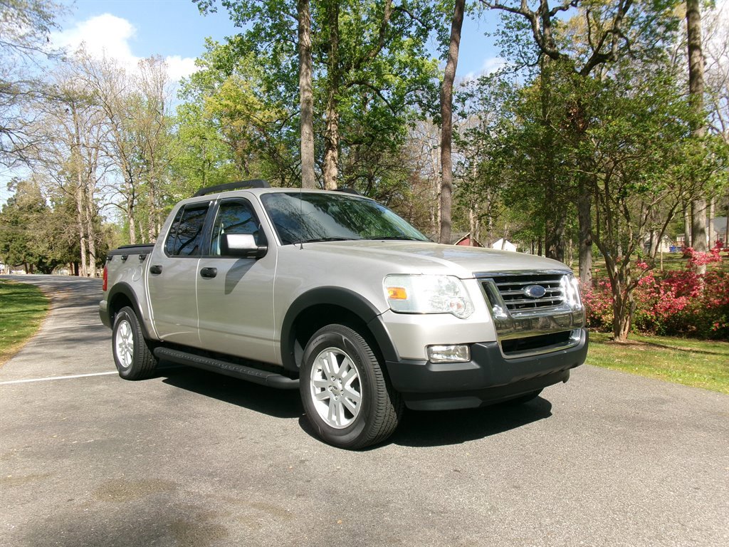 Used 2008 Ford Explorer Sport Trac XLT RWD image 3