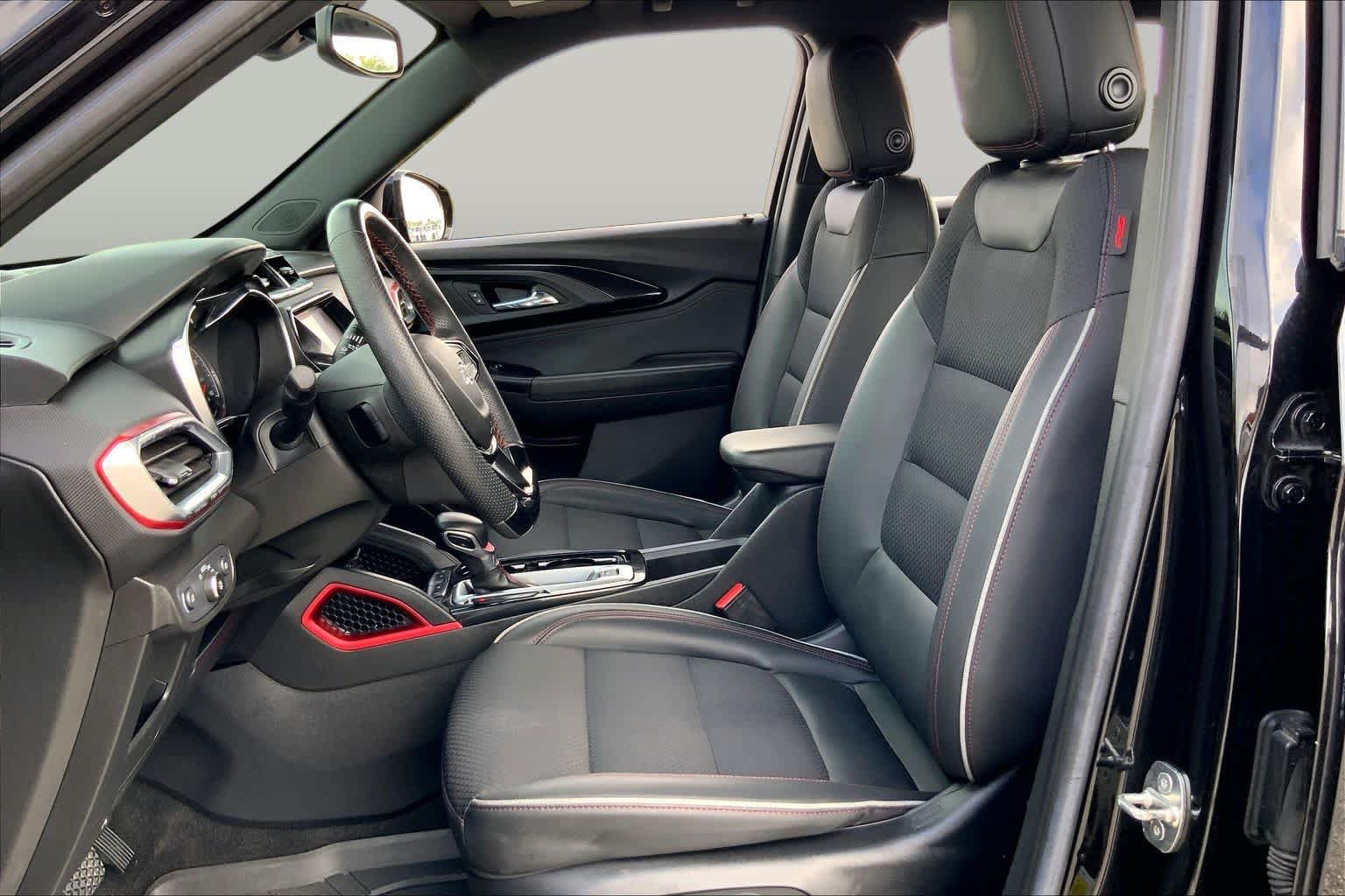 Used 2022 Chevrolet TrailBlazer RS w/ Sun and Liftgate Package FWD image 8