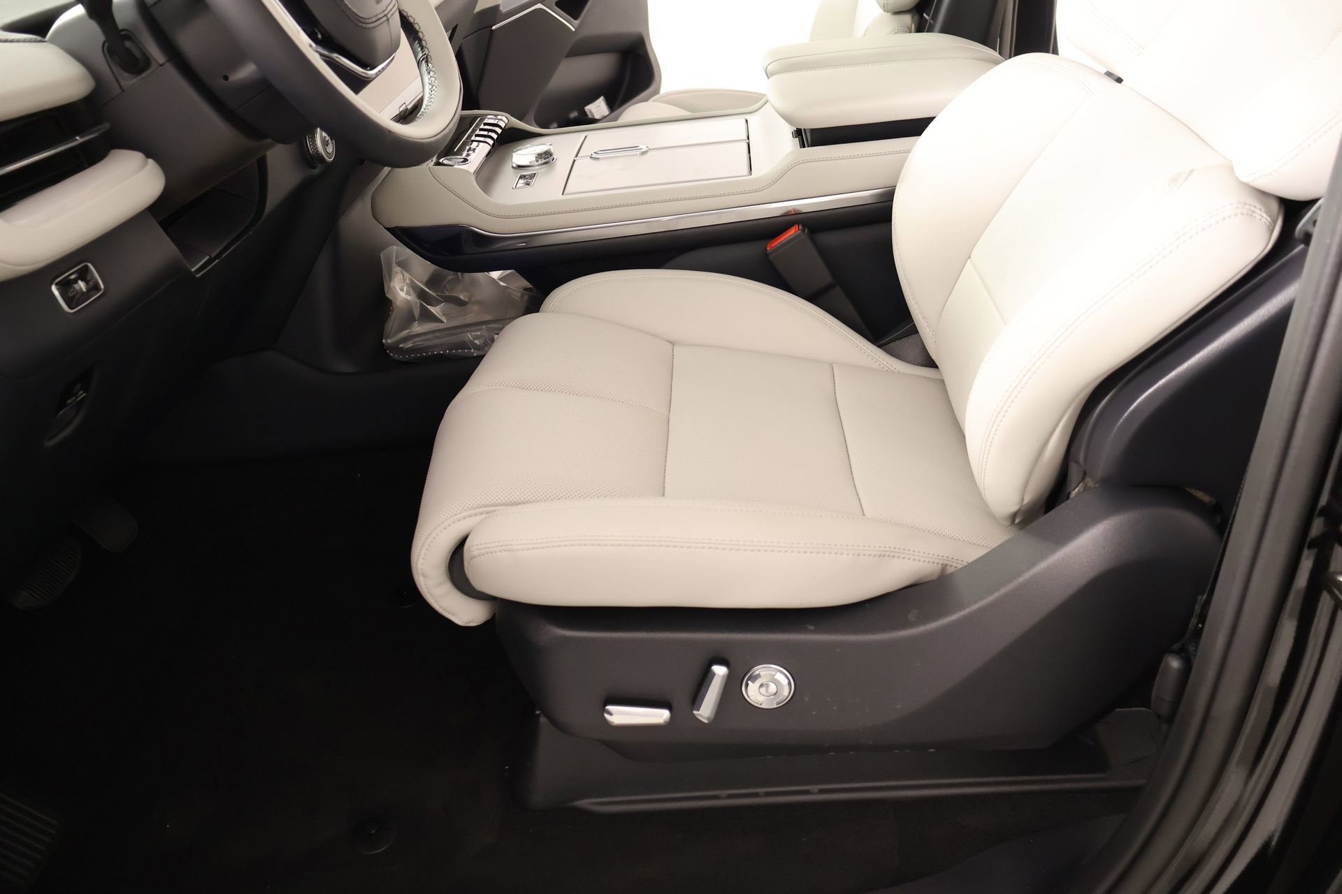 New 2026 Lincoln Navigator Premiere AWD/4WD image 12