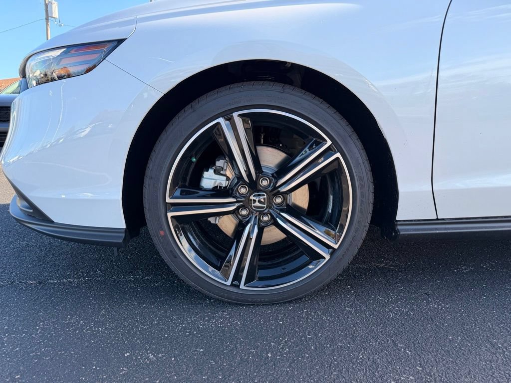 Certified 2025 Honda Accord Sport image 18
