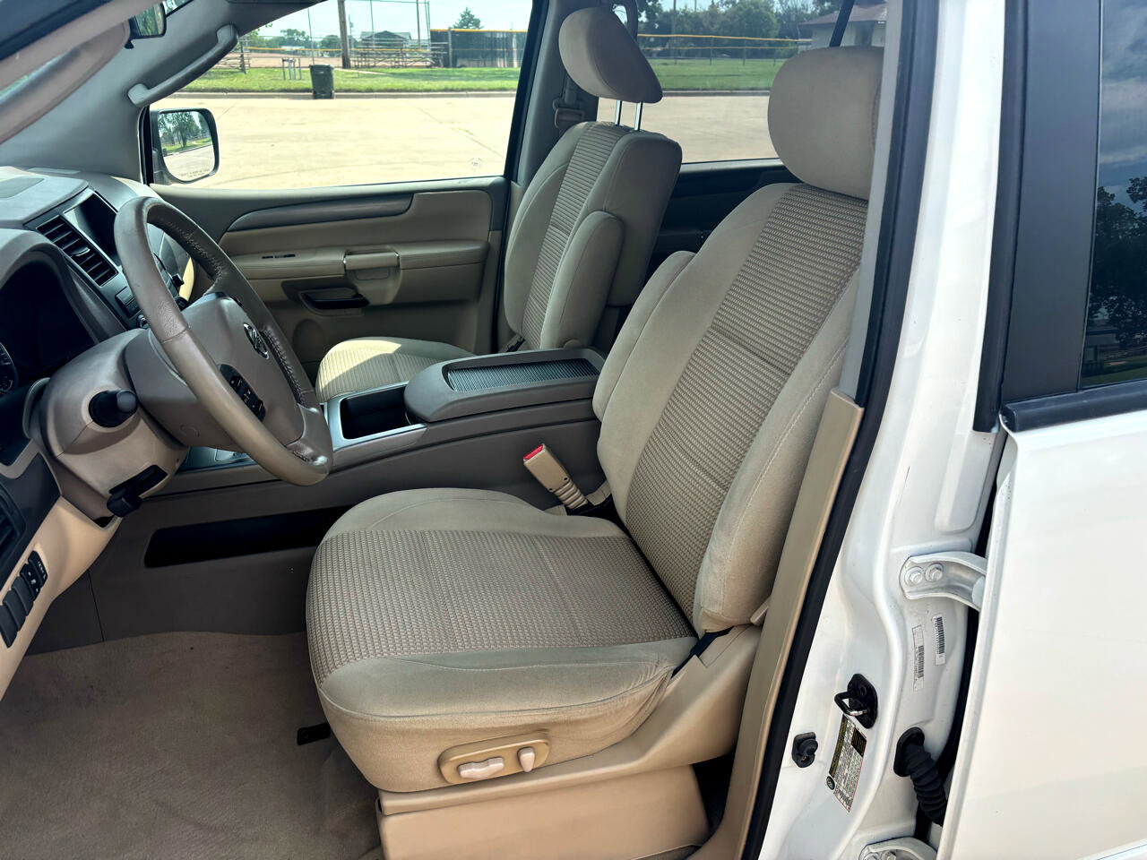 Used 2011 Nissan Armada SV image 15