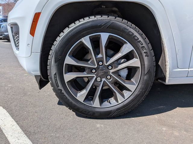 Certified 2024 Jeep Grand Cherokee Overland w/ Luxury Tech Group IV AWD/4WD image 30