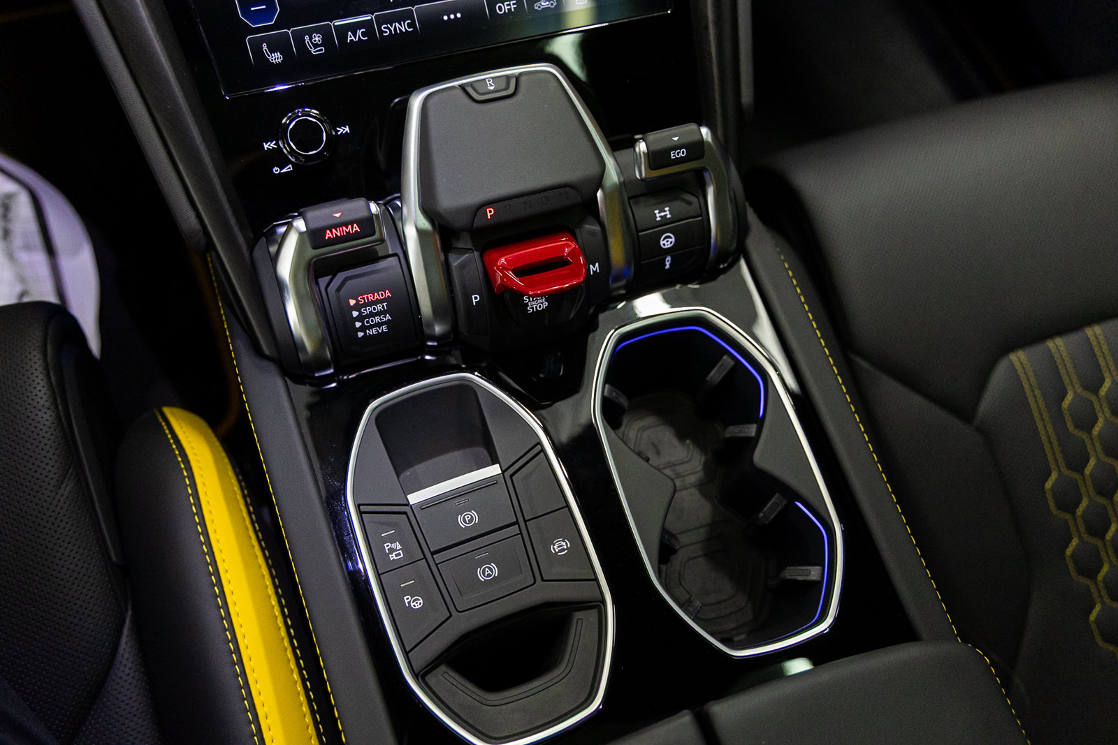 Used 2024 Lamborghini Urus S AWD/4WD image 34