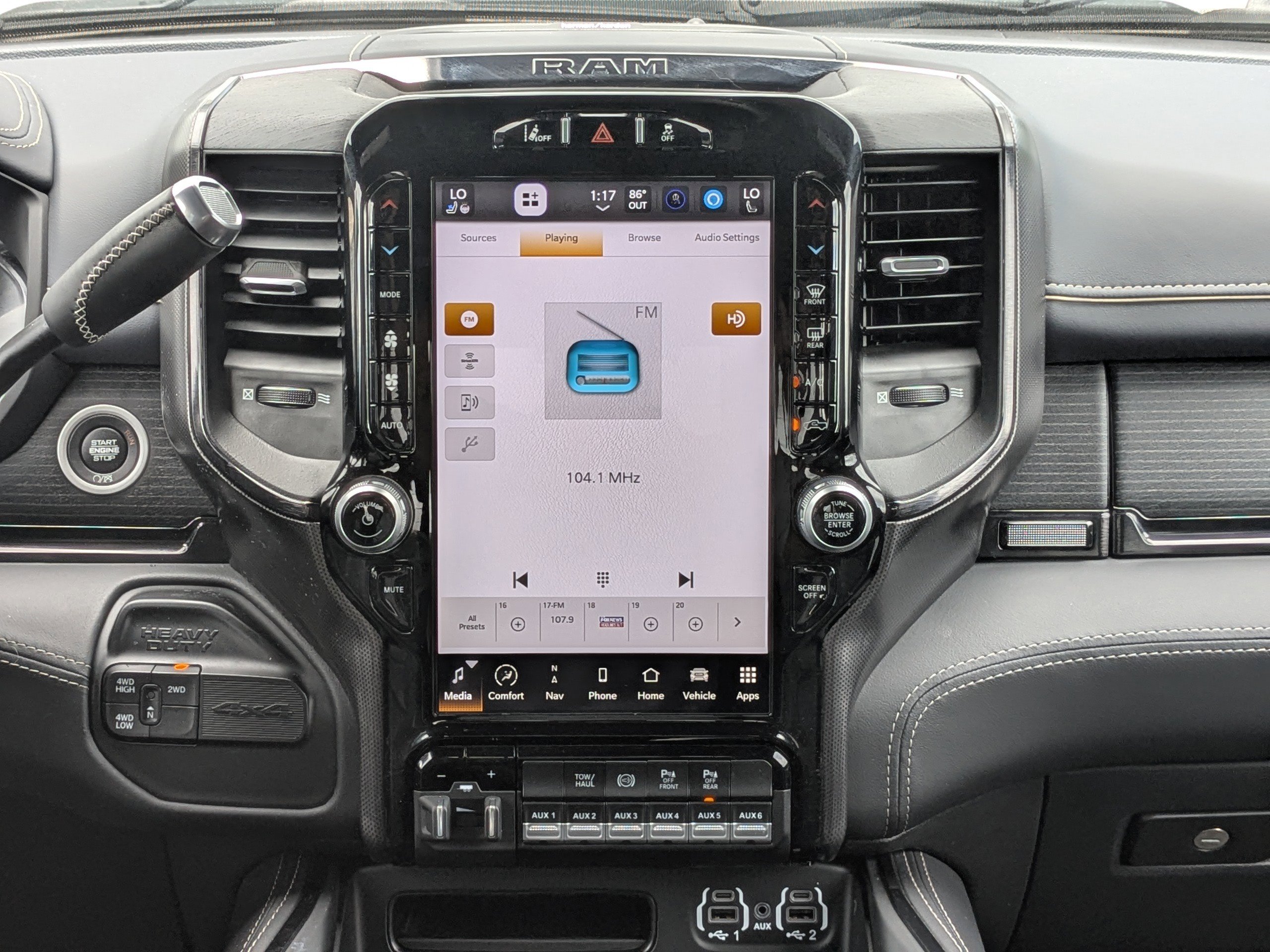 Used 2024 RAM 3500 Limited image 23