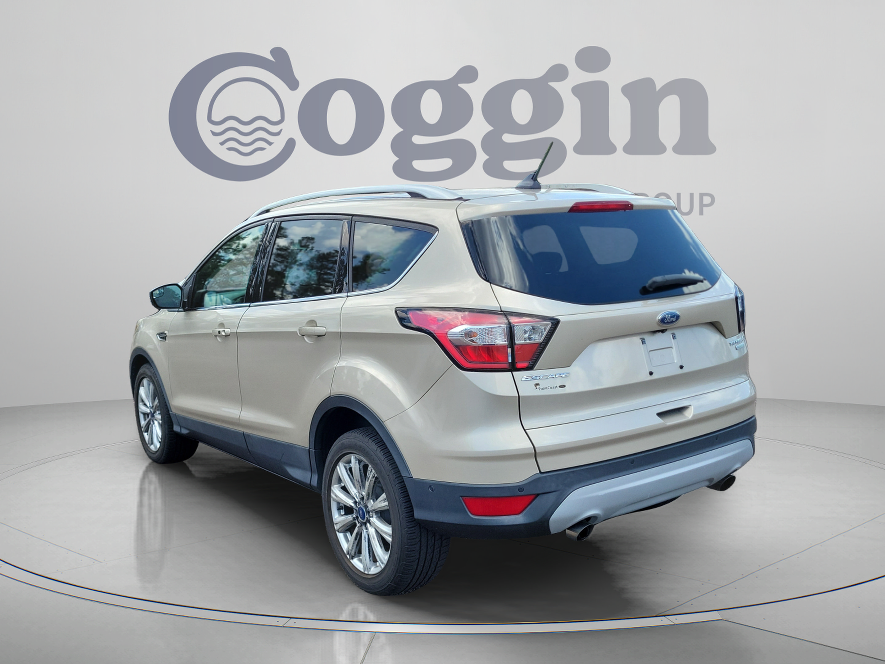 Used 2018 Ford Escape Titanium FWD image 3