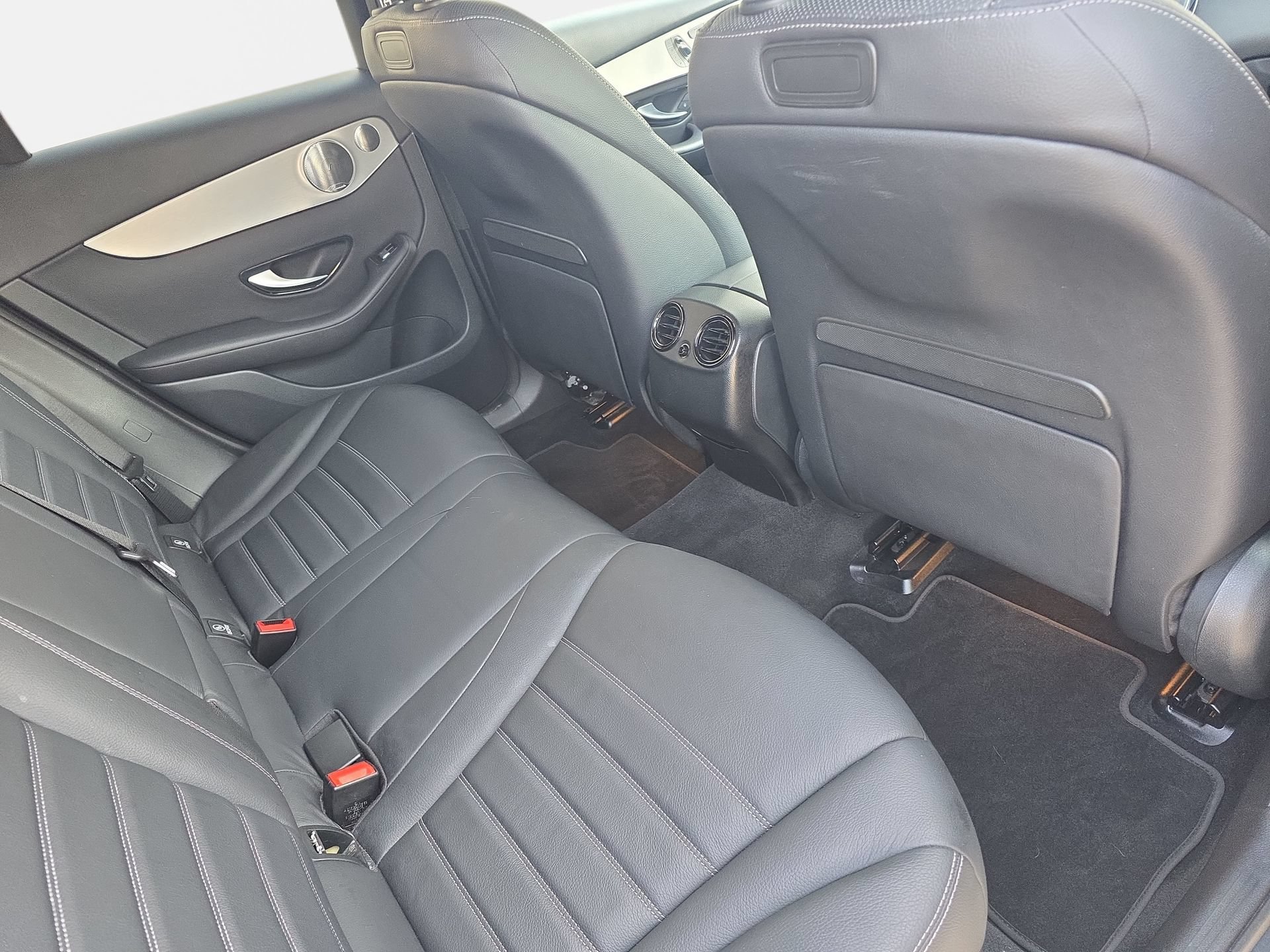 Used 2019 Mercedes-Benz GLC 300 4MATIC image 11
