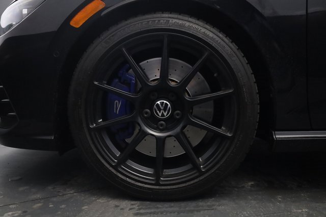 Used 2023 Volkswagen Golf 20th Anniversary Edition image 8