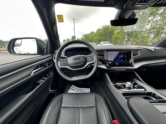 Used 2025 Jeep Wagoneer Series III w/ Premium Group I AWD/4WD image 19