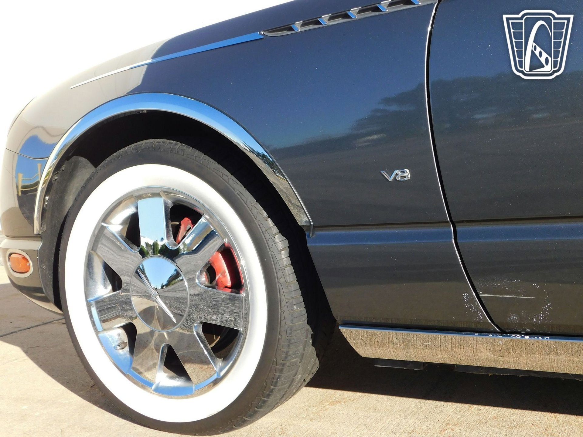 Used 2003 Ford Thunderbird image 31