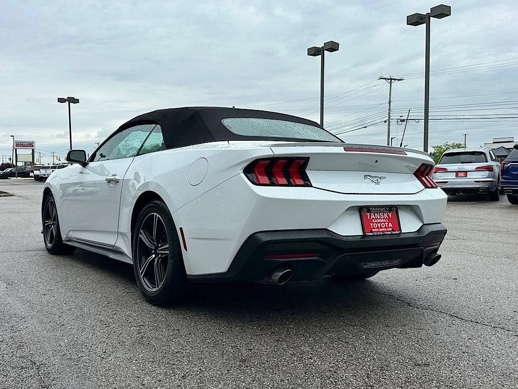 Used 2025 Ford Mustang Premium RWD image 3